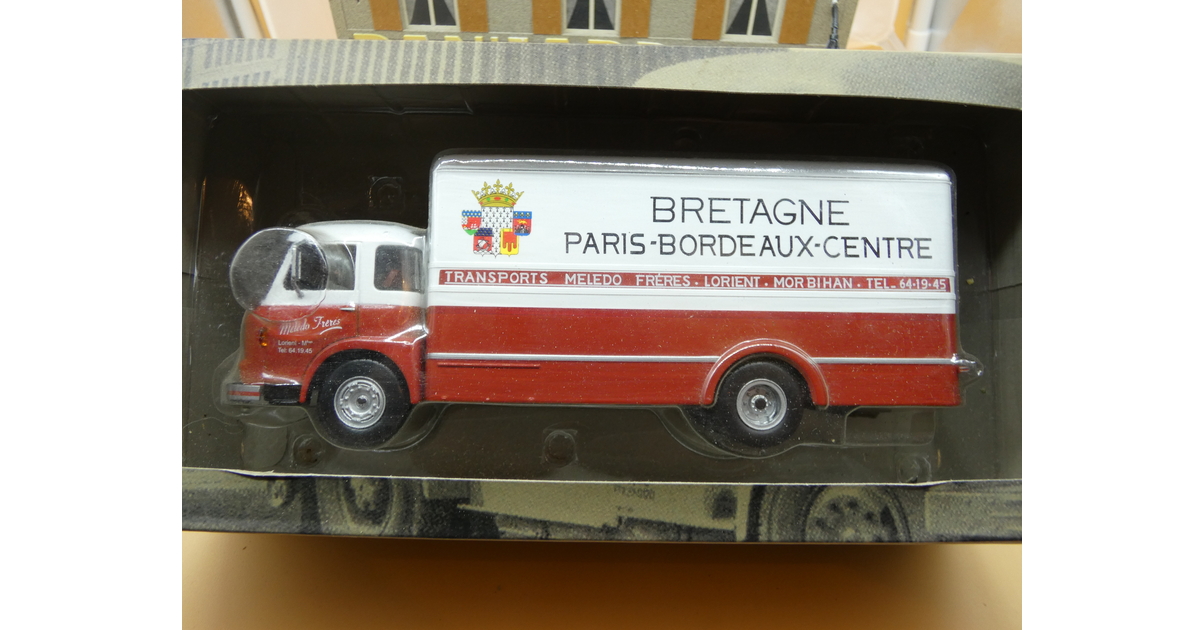 Volvo VN 670 - CAN/US - Semi Remorque Usa de 1996 - 1/43ème en boite